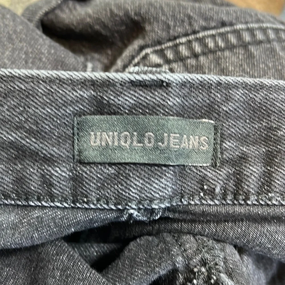 Uniqlo Jeans Shorts Women's Size 28 Washed Black Cut Off Frayed‎ Hem